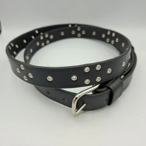Vyrážaný opasek š.3 cm, délka 125 cm
